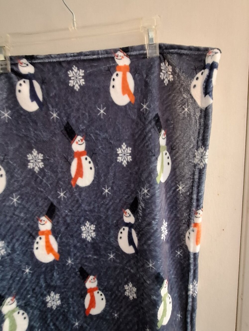 snowman throw - Picture 4 of 10